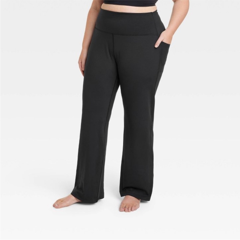 Curvy Pocket Straight Leg Pants - All In Motion Black